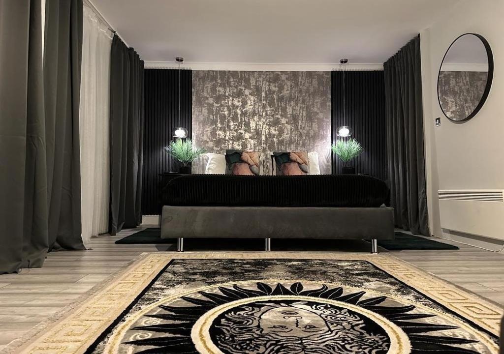 Exotic Jacuzzi With Balcony And Parking Birmingham
