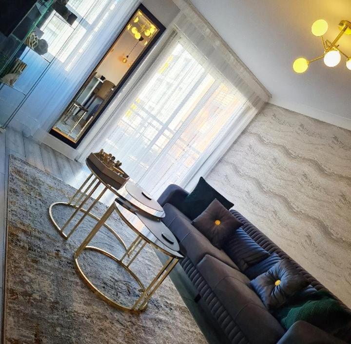 Exotic Jacuzzi With Balcony And Parking Apartment Birmingham