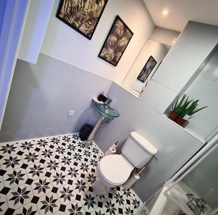 Apartment Exotic Jacuzzi With Balcony And Parking *