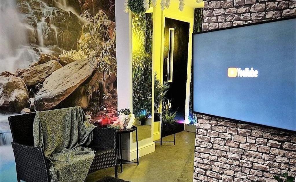 Exotic Jacuzzi With Balcony And Parking Apartment *